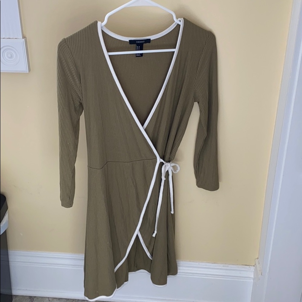 Forever 21 Wrap Top in Olive Green